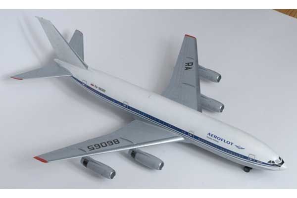 Подарочный набор со сборной моделью самолета Ил-86 (Zvezda 7001) 1/144