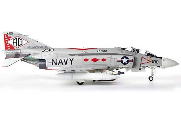 F-4J  'VF-102 Diamondbacks' (Academy 12323) 1/48