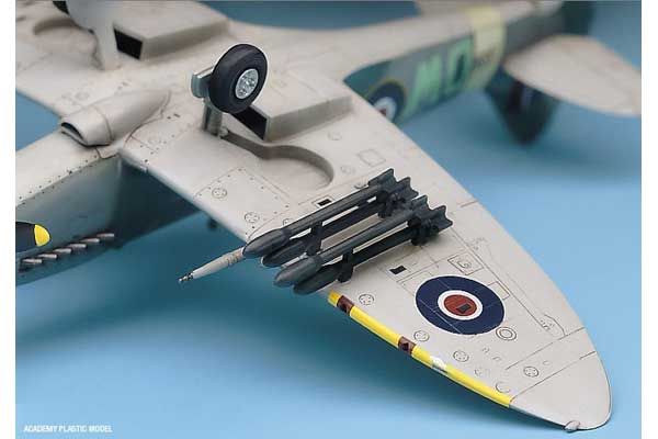 Spitfire MK.XIVc (Academy 12484) 1/72