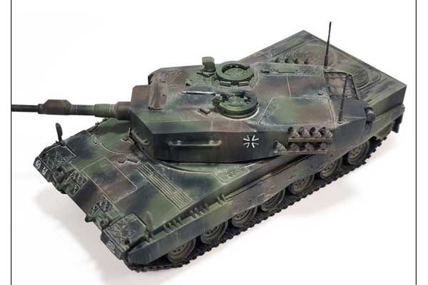 Leopard 2A4 (Academy 13428) 1/72