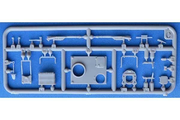 Французский бронеавтомобиль VBL с ПЗРК Mistral (ACE 72423) 1/72