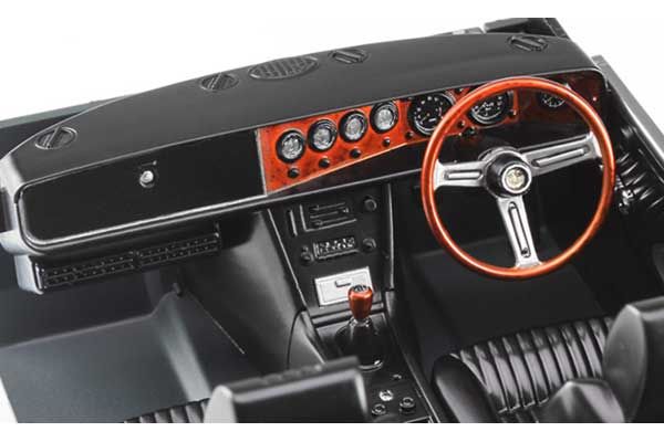 Isuzu 117 Coupe Early Version (1968) (Hasegawa 21144) 1/24