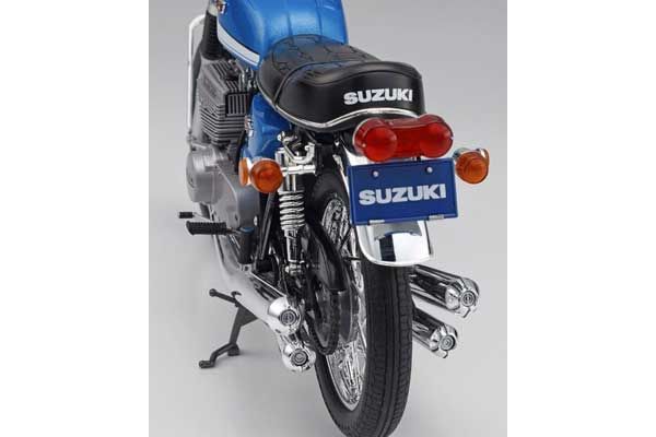 Suzuki GT380 B (1972) (Hasegawa 21505 BK5) 1/12