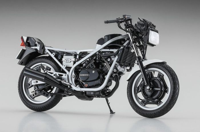Honda VT250F (MC08) 1984 (Hasegawa 21514 BK14) 1/12