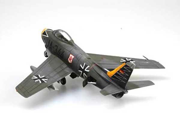 F-86F-40 Sabre (Hobby Boss 80259) 1/72