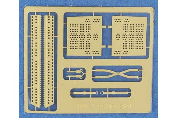 F-84F Thunderstreak (Hobby Boss 81726) 1/48