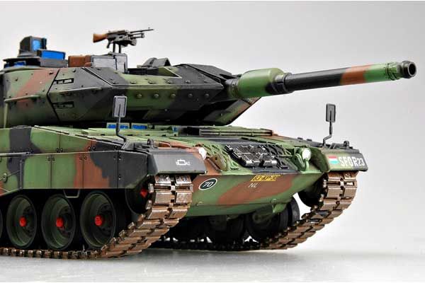 Leopard 2 A5/A6NL (Hobby Boss 82423) 1/35