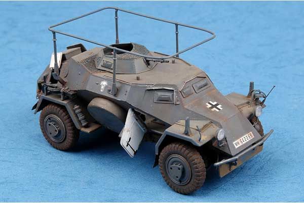 Sd.Kfz.223 Leichter Panzerspahwagen Funk (Hobby Boss 82443) 1/35