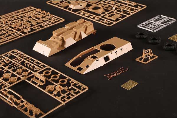 LAV300 90mm Cockerill Gun (Hobby Boss 84573) 1/35