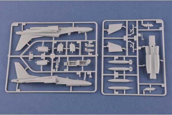 J.A.S.D.F T-4 Trainer (Hobby Boss 87266) 1/72