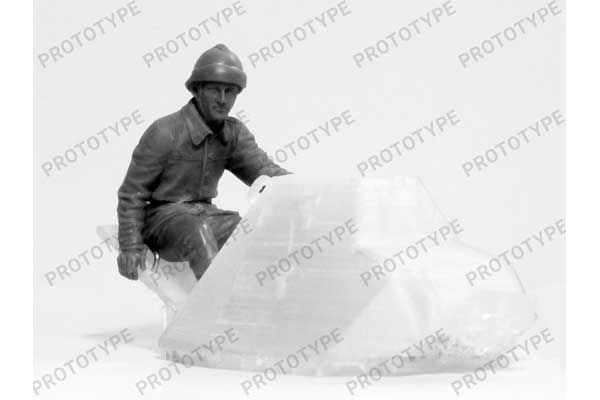FCM 36 з екіпажем французького танка (ICM 35338) 1/35