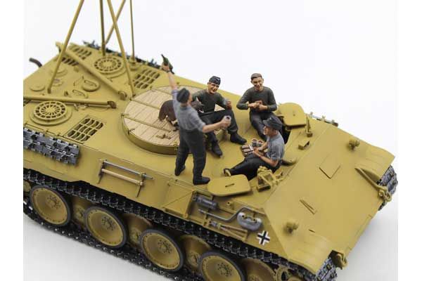 «Prost!», Между боями на Bergepanther (ICM 35343) 1/35