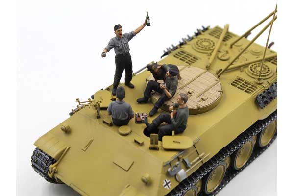 «Prost!», Между боями на Bergepanther (ICM 35343) 1/35