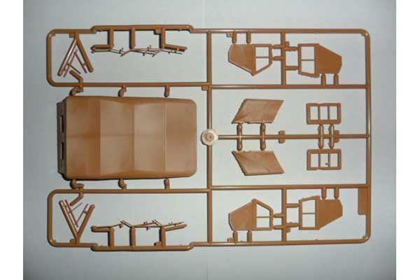 L1500A з підйомним тентом (ICM 35529) 1/35