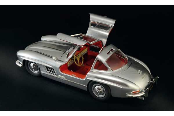Mercedes-Benz 300 SL Gullwing (Italeri 3612) 1/16