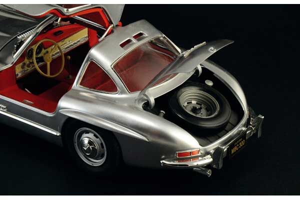 Mercedes-Benz 300 SL Gullwing (Italeri 3612) 1/16