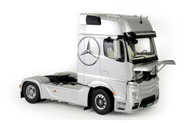 Mercedes Benz Actros MP4 Gigaspace (Italeri 3905) 1/24