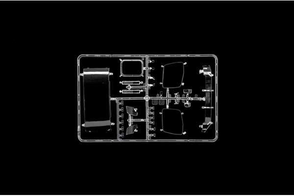 Mercedes-Benz MP4 Big Space (ITALERI 3948) 1/24
