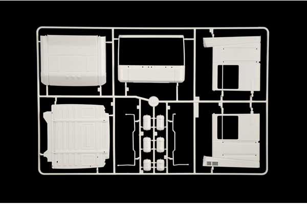 Renault AE500 Magnum (Italeri 3969) 1/24