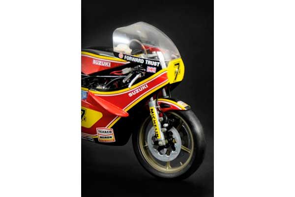 Suzuki RG 500 XR27 (Italeri 4644) 1/9