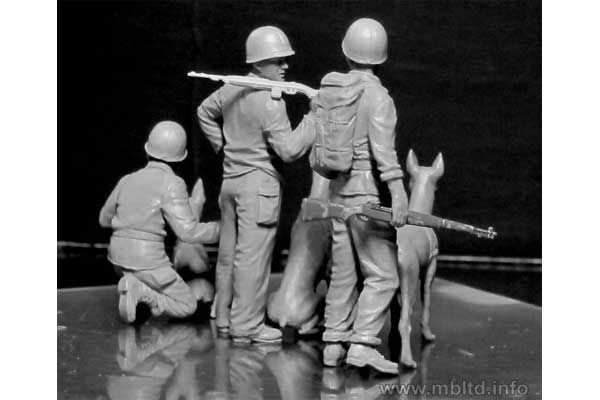 Собаки на службе корпуса морской пехоты США (Master Box 35155) 1/35