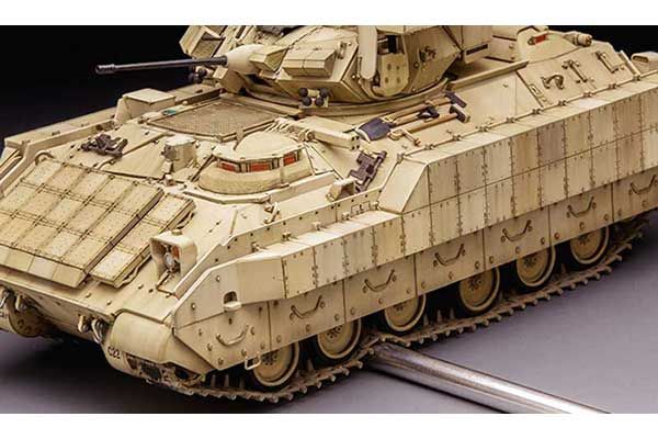 M3A3 BRADLEY w / BUSK III (MENG SS-006) 1/35