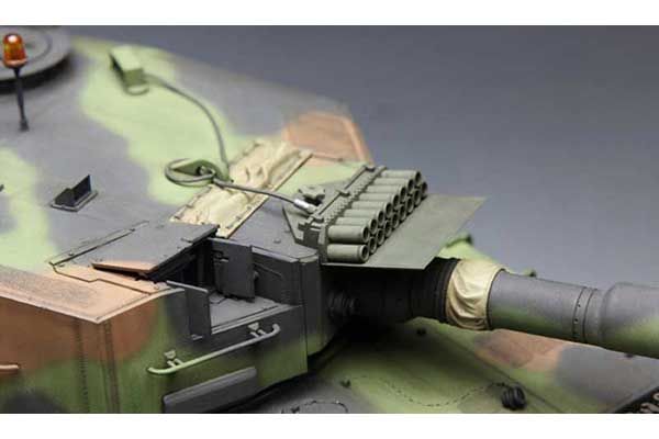 LEOPARD 2 A4 (1/35) MENG TS-016