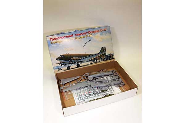 Douglas C-47 (Eastern Express 14439) 1/144