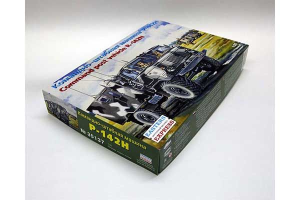 Командно-штабна машина Р-142Н (Estern Express 35137) 1/35
