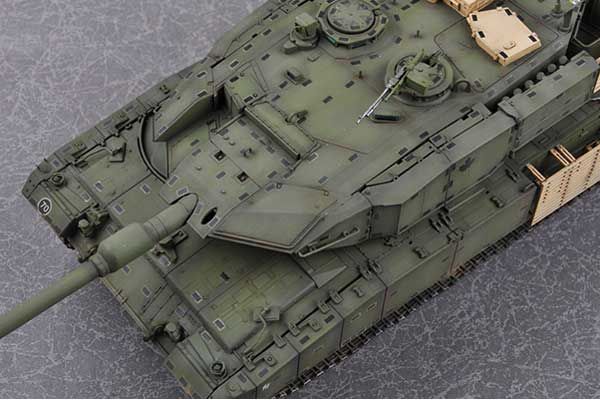Leopard 2A4M CAN (Hobby Boss 83867) 1/35