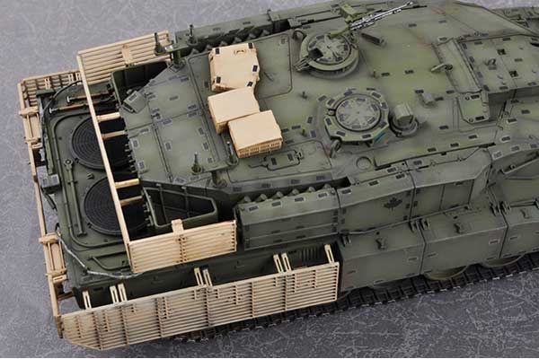 Leopard 2A4M CAN (Hobby Boss 83867) 1/35