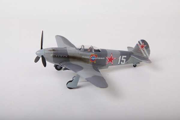 Як-3 (Збірка без клею) (ZVEZDA 7301) 1/72