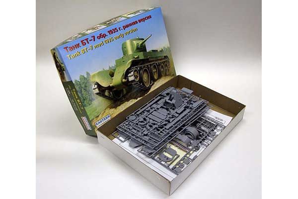 Танк БТ-7 зр. 1935р. рання версія (Estern Express 35108) 1/35