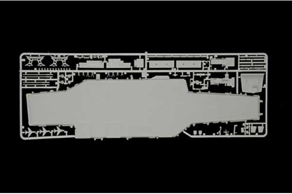USS Saratoga CV - 60 (ITALERI 5520) 1/720