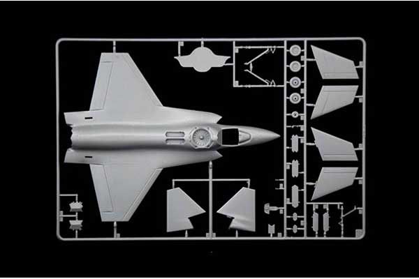 JSF Program X-32A and X-35B (ITALERI 1419) 1/72