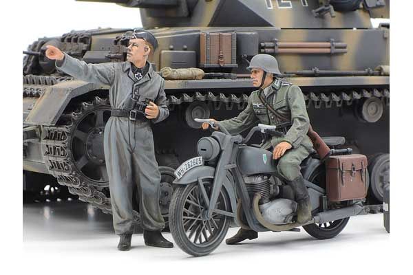 Panzerkampfwagen IV Ausf.G раннего производства с мотоциклом (Tamiya 25209) 1/35