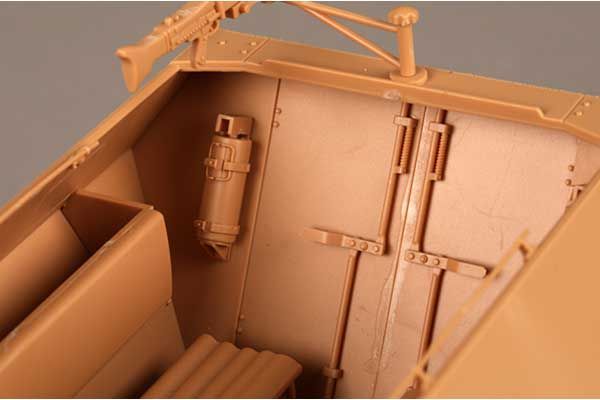Sd.Kfz 251 D (Trumpeter 00942) 1/16