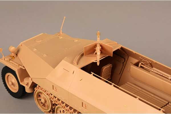 Sd.Kfz 251 D (Trumpeter 00942) 1/16