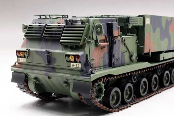 MLRS M270/A1 (Trumpeter 01049) 1/35
