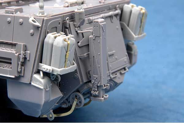 M1135 Stryker NBC RV (Trumpeter 01560) 1/35