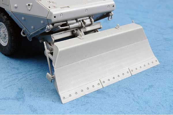 M1132 Stryker Engineer Squad Vehicle w/LWMR-Mine Roller/SOB (Trumpeter 01574) 1/35
