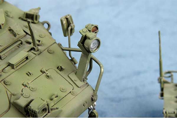 M1132 Stryker Engineer Squad Vehicle w/SMP-Surface Mine Plow/AMP (Trumpeter 01575) 1/35