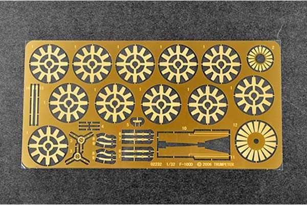 F-100F Super Sabre (Trumpeter 02246) 1/32