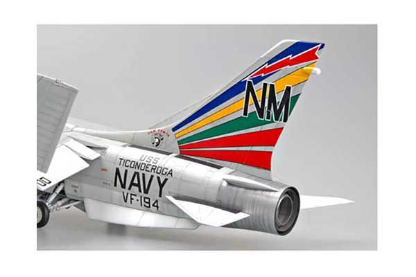 F-8E Crusader (Trumpeter 02272) 1/32