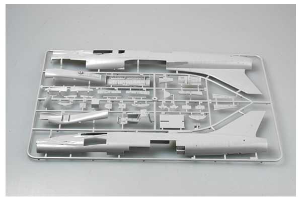 F-8E Crusader (Trumpeter 02272) 1/32