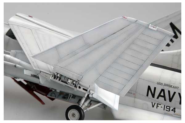 F-8J Crusader (Trumpeter  02273) 1/32