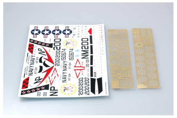 F-8J Crusader (Trumpeter  02273) 1/32