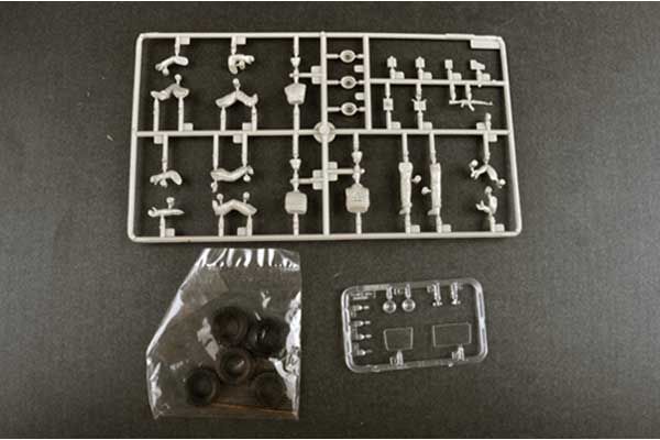 Китайский внедорожник BJ212 с брезентовой крышей (Trumpeter 02302) 1/35