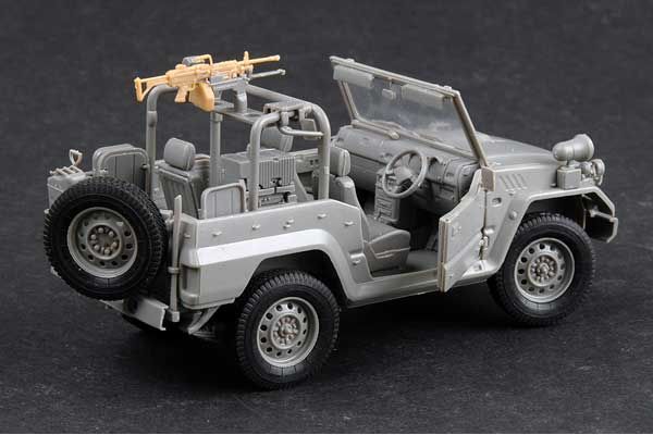 JGSDF type 73 Light Truck (Recon) (Trumpeter 05519) 1/35
