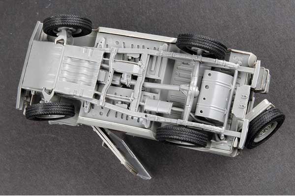 JGSDF type 73 Light Truck (Recon) (Trumpeter 05519) 1/35